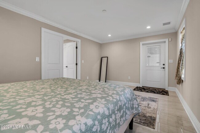 Building Photo - 58 Seaview Ave