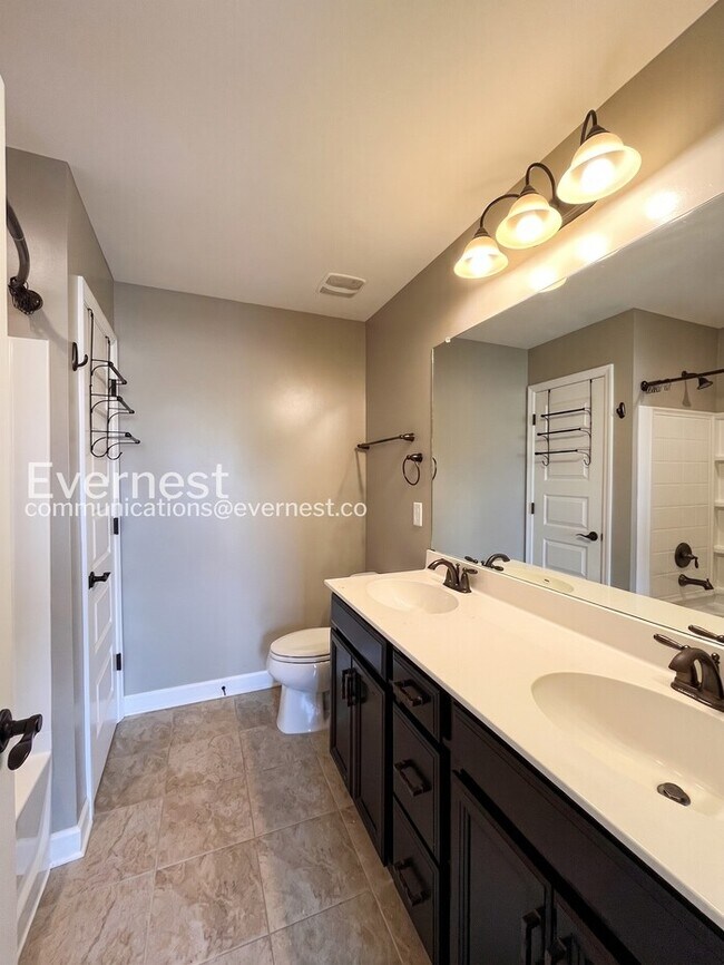 Building Photo - 1828 Wild Oaks Ct