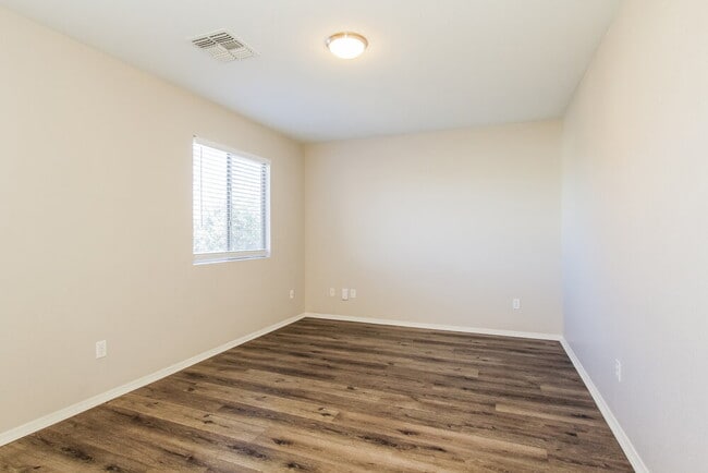 Building Photo - 17037 W Marshall Ln