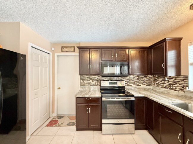 Building Photo - 1431 Teal Dr