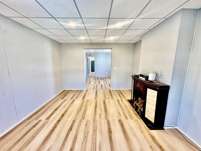 Building Photo - 595 67th St