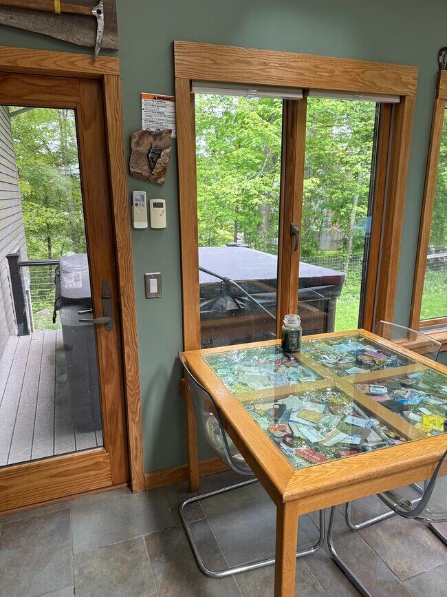 Building Photo - 16 Gibbons Ln