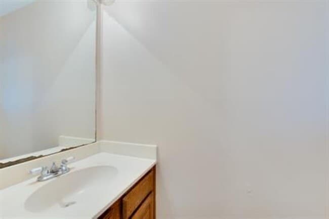 Building Photo - 15114 Mira Vista Dr