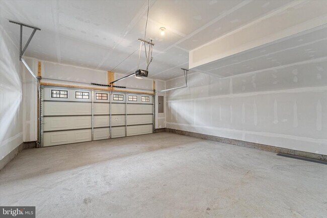 Building Photo - 705 Sawback Sq NE