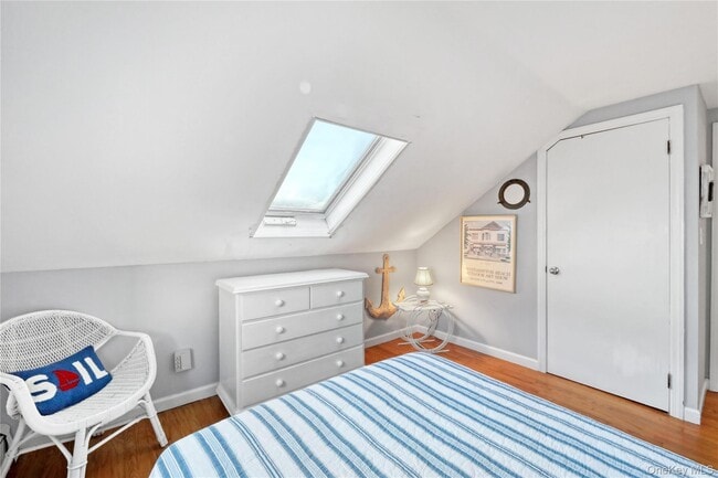 Building Photo - 170 Beach Ln