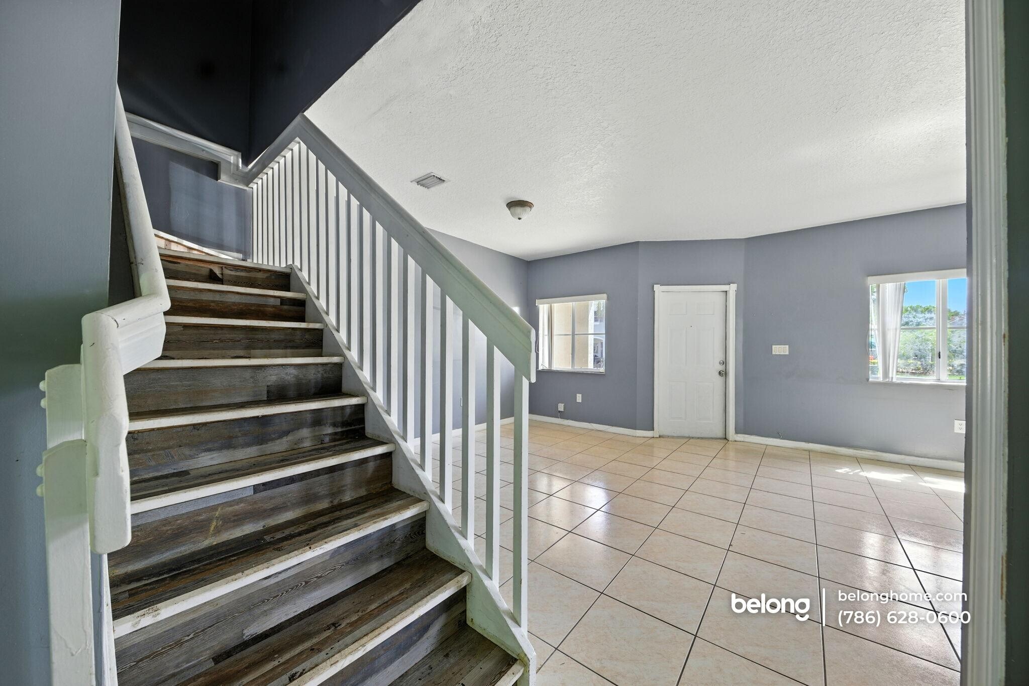 Building Photo - 2915 SE 15th Terrace