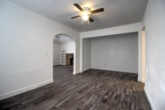 Building Photo - 1004 NE 19th St