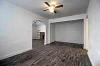 Building Photo - 1004 NE 19th St