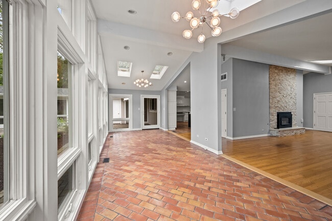 Building Photo - 1161 Winwood Dr