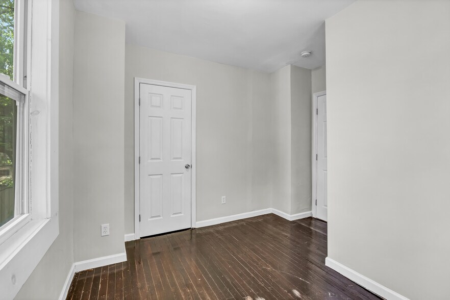 Bedroom #4 - 844 E 37th St