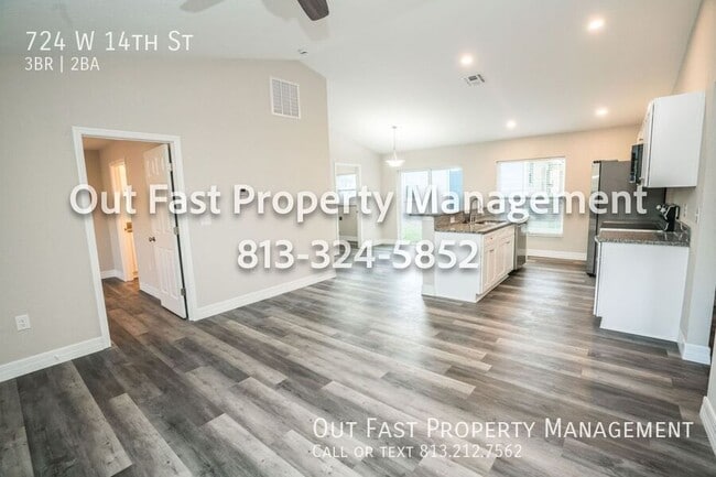 Building Photo - 724 W 14th St