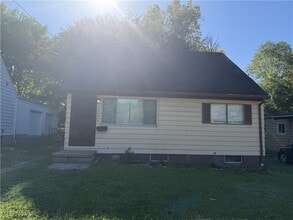 Building Photo - 1300 Hazel St