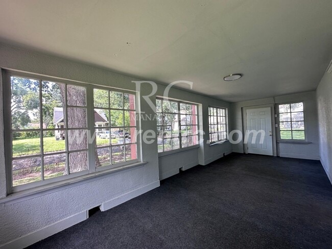 Building Photo - 223 Kentucky-