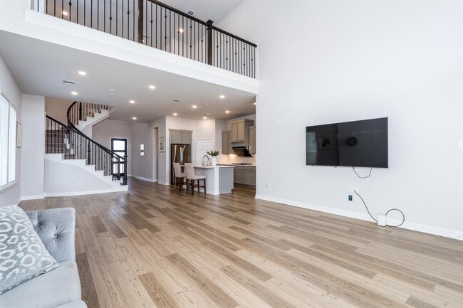 Building Photo - 25803 Rippey Gln Dr