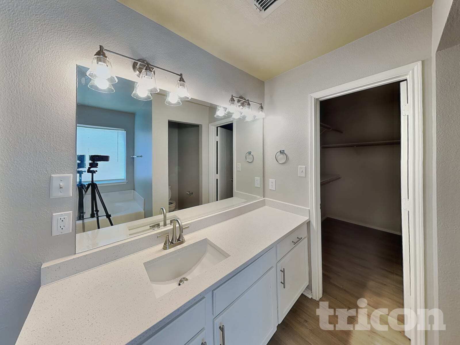 Building Photo - 1658 Wildflower Dr