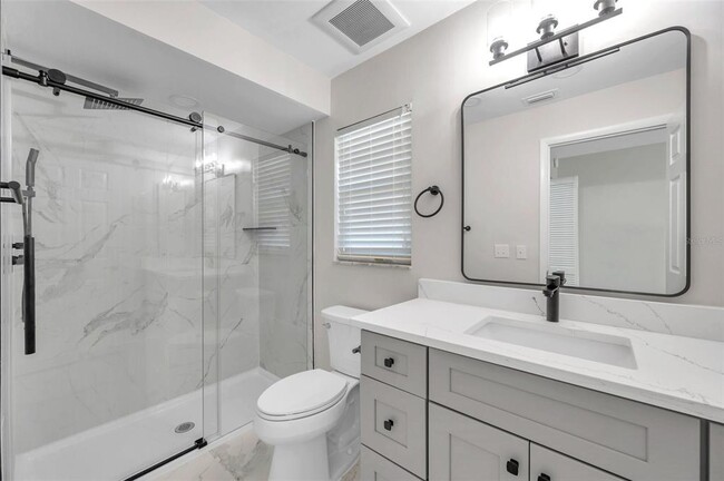 Building Photo - 8789 Maplewood Rd