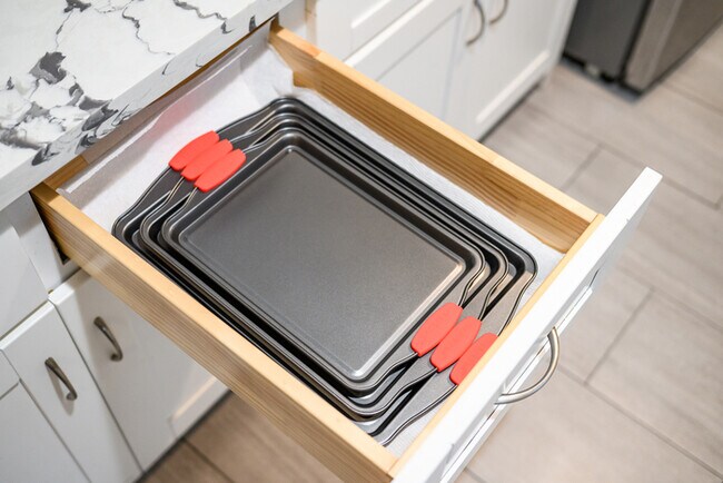 Building Photo - 734 Claraday St