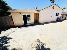 Building Photo - 4035 Thomas St