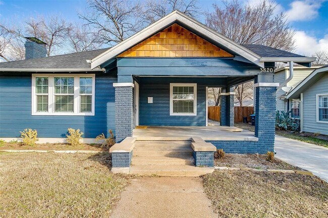 Primary Photo - 3820 Calmont Ave