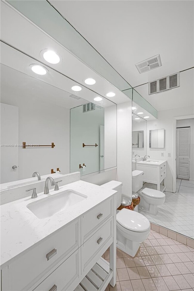 Building Photo - 15070 SW 49th Ln