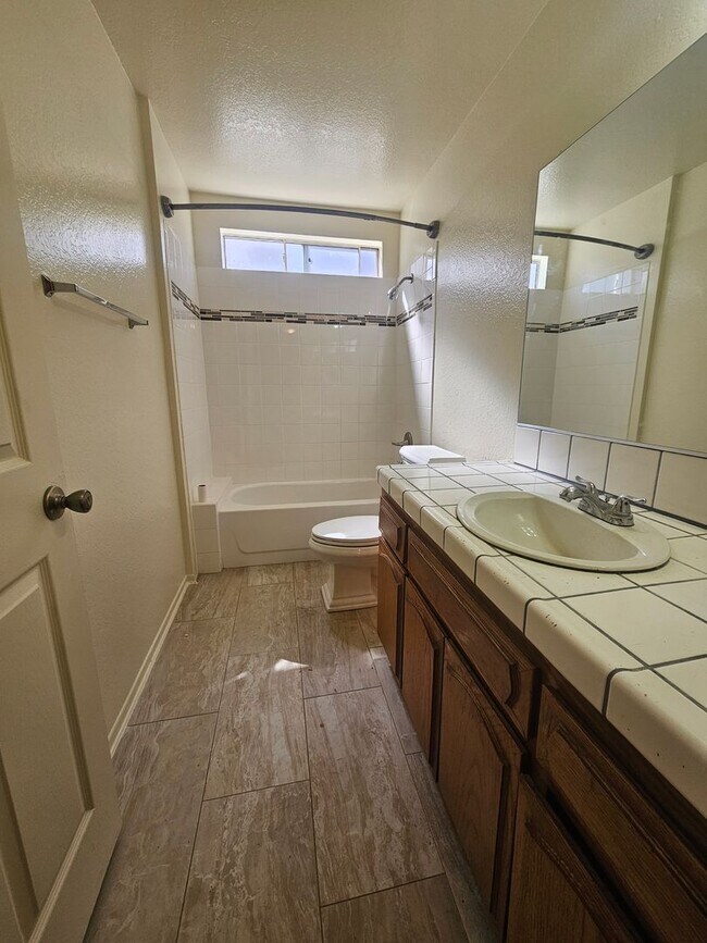 Building Photo - 12th St Omid