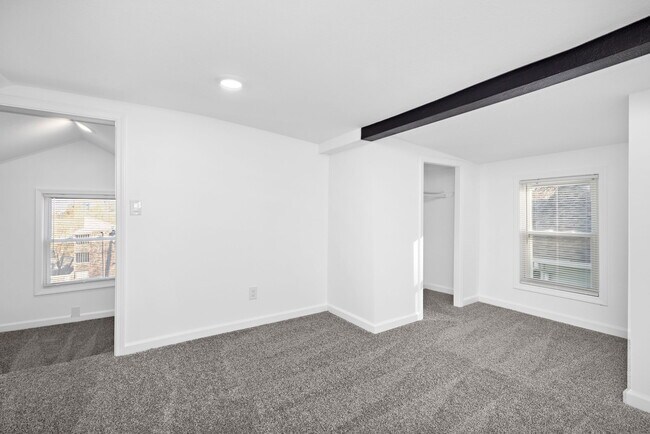 Building Photo - 4516 Mercier St
