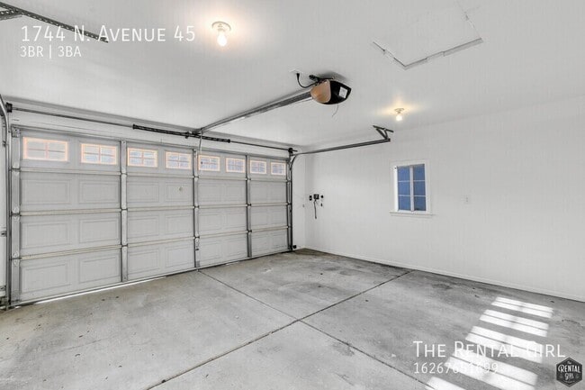 Building Photo - 1744 N Ave 45