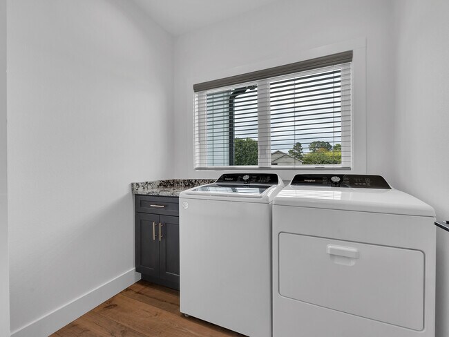 Building Photo - 252 River Valley Cir