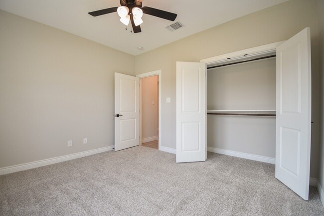 Building Photo - 516 Windy Way Dr