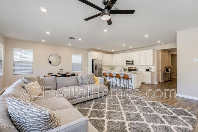 Primary Photo - 9916 E Thornbush Ave