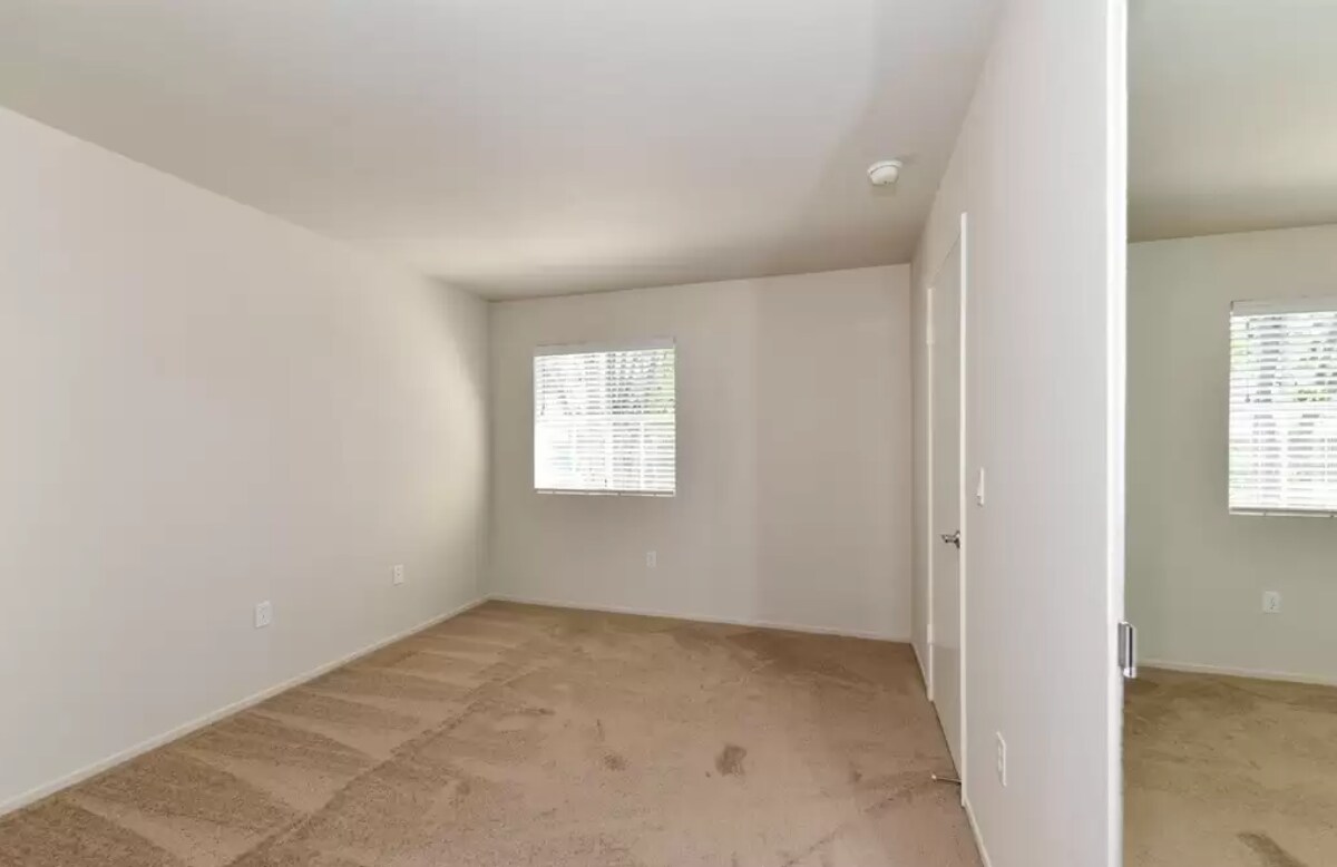 Building Photo - 2915 N Texas St