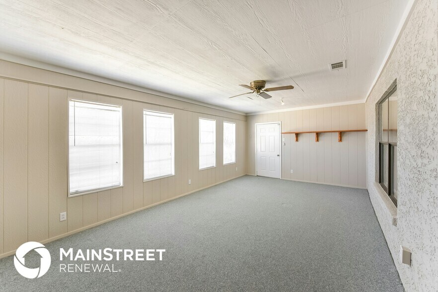 Building Photo - 2121 Rolling Creek Run