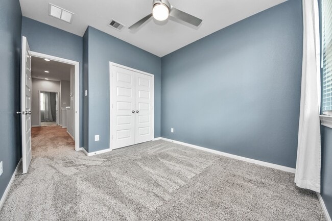 Building Photo - 9830 Magnolia Village Ln