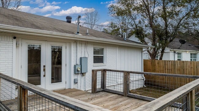 Building Photo - 2420 Durwood-