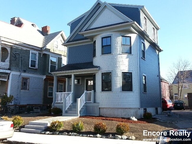 Building Photo - 84 Linden St