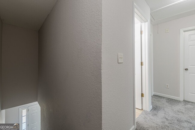 Building Photo - 274 Brookview Dr