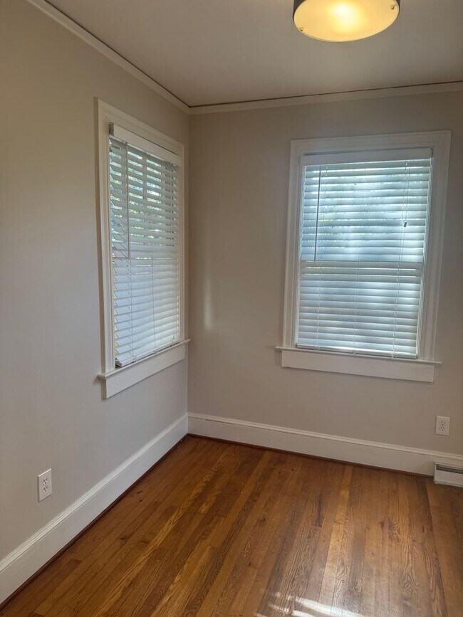 Building Photo - Fantastic Location & Price......More pictures to come!