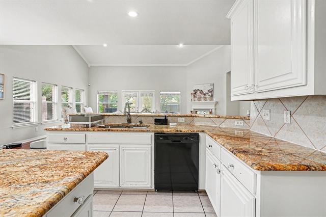 Building Photo - 8660 Lariat Cir