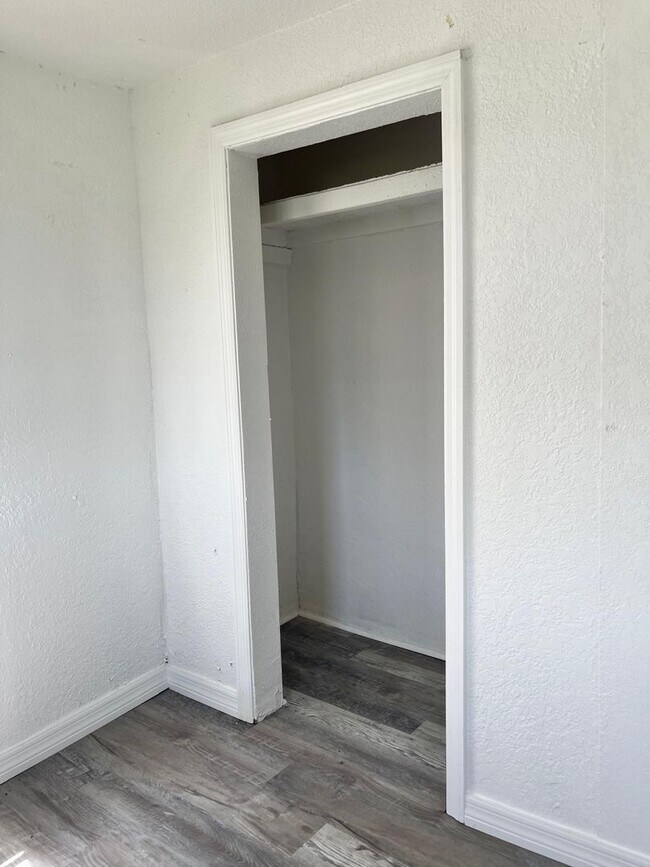 Building Photo - RENT TO OWN OPPORTUNITY!!