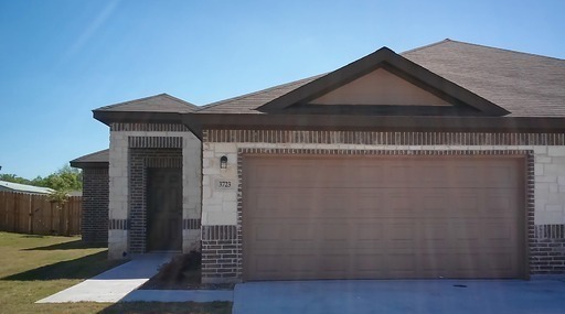 Primary Photo - Beautiful 3 Bedroom Duplex Located in Waco...