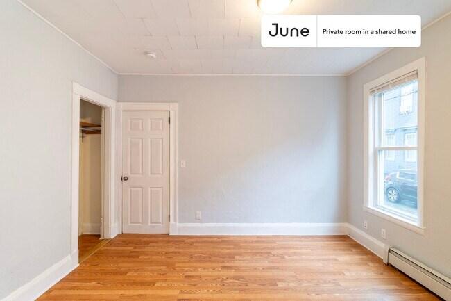 Building Photo - Room in Shared 3 bed/1 bath home