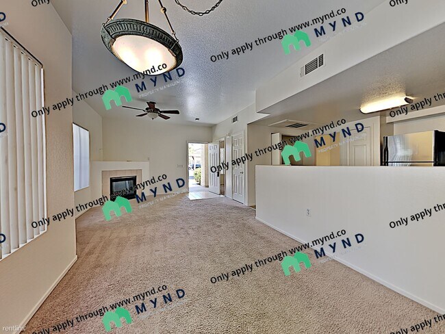 Building Photo - 3400 Cabana Dr