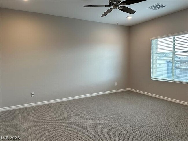 Building Photo - 600 N Carriage Hill Dr