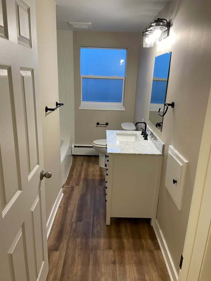 Building Photo - 415 Algoma St