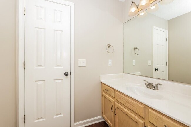 Building Photo - 317 Hunters Chase Dr