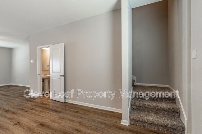 Building Photo - 9118 Bennett Frst