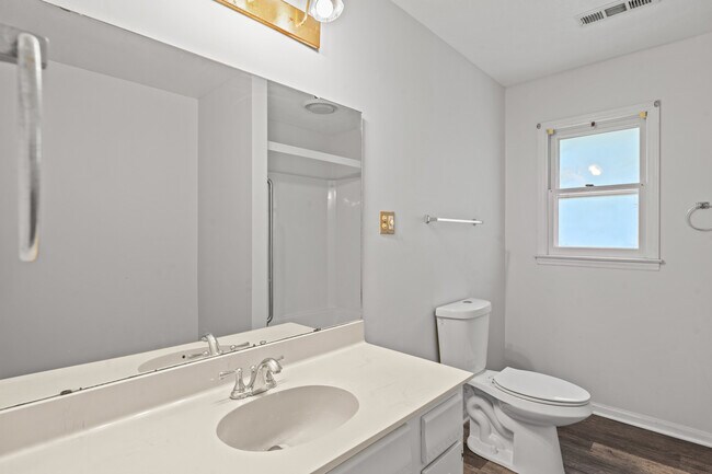 Building Photo - 1337 Dick Pond Rd Unit 1