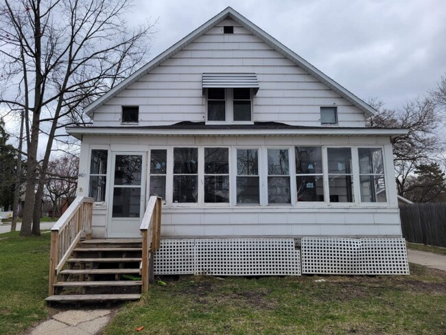Primary Photo - 401 E Hines St