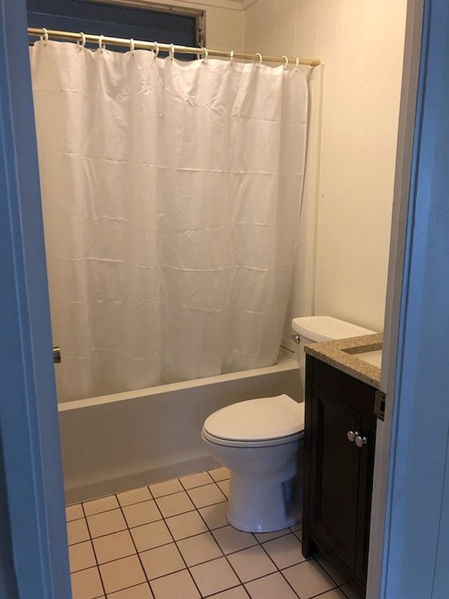 Building Photo - 605 Kaimana St