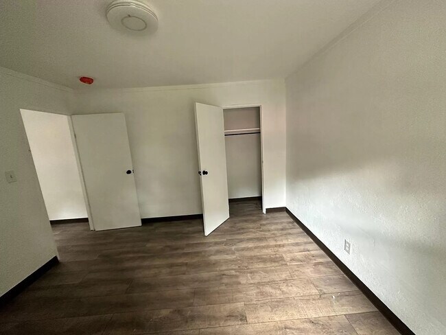 Building Photo - 112 Baptist Ct